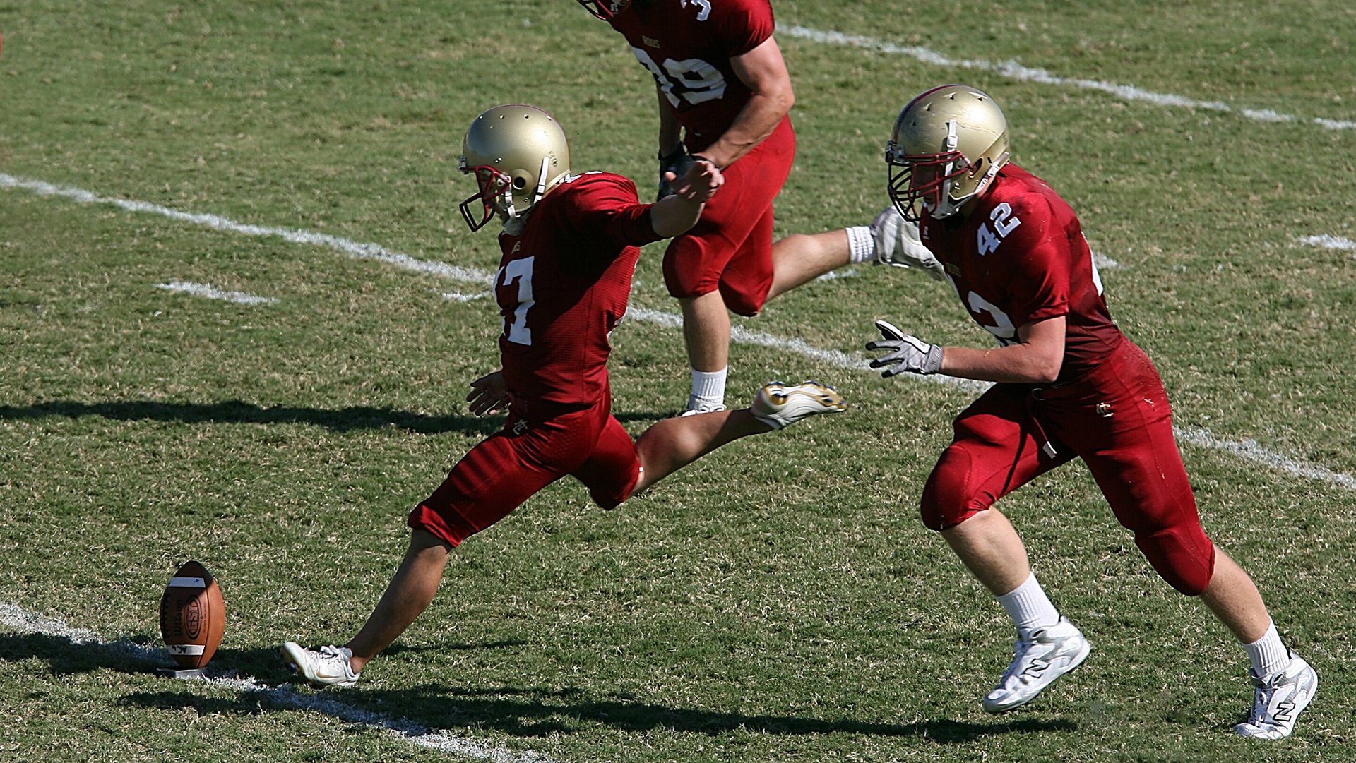 街道是赛道，也是战场，当F1引擎在巴黎意外熄火