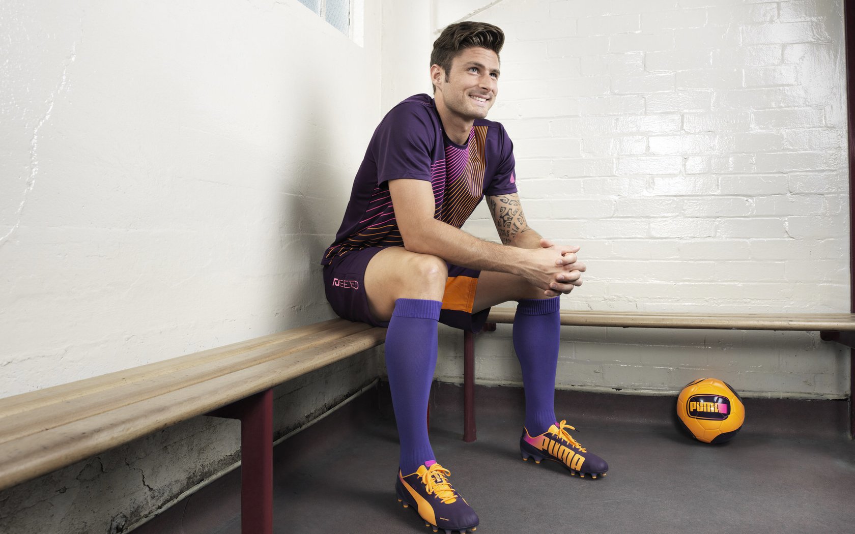 克瓦拉茨赫利亚贡献制胜表现，秘鲁加时鏖战力克马赛