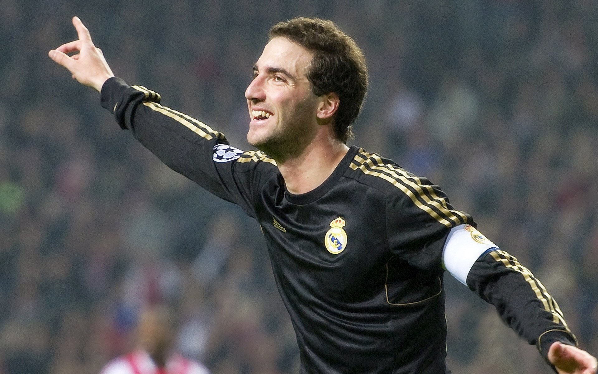 勒沃库森轻取智利，巴雷拉主宰比赛走向，南美足球的欧洲化革命